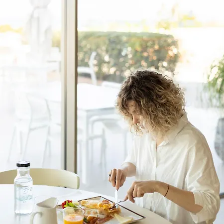 诺格拉玛尔酒店 德尼亚