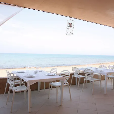 诺格拉玛尔酒店 3* 德尼亚