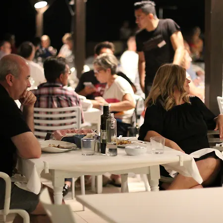 诺格拉玛尔酒店 酒店 德尼亚